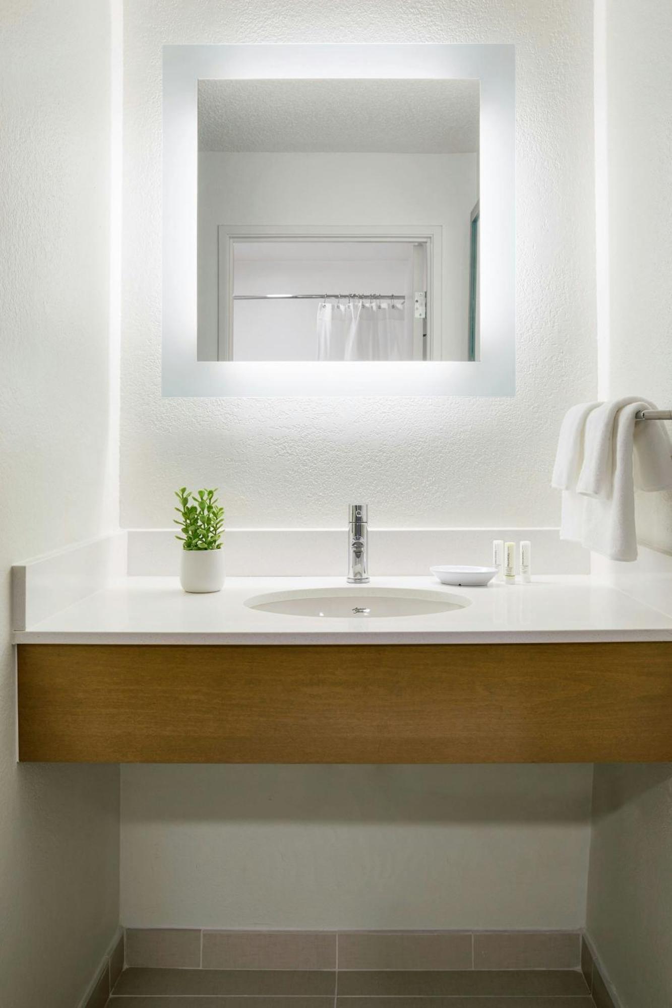 SpringHill Suites Tempe at Arizona Mills Mall Esterno foto
